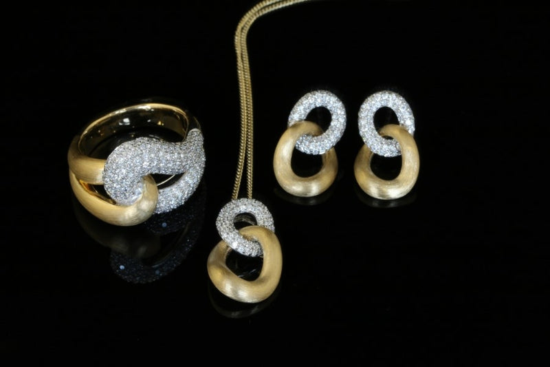 Fenella Diamond 18ct Gold Pendant